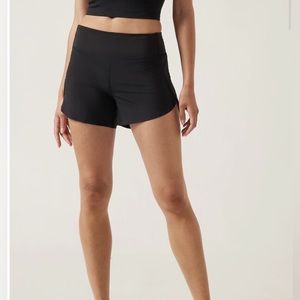 Athleta High Rise Run With It 2.5" Short